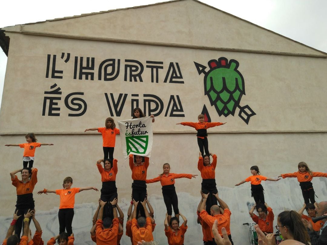 La Muixeranga en el Forn de Barraca, un edificio histórico de la huerta de Alboraia que podría ser demolido esta próxima semana