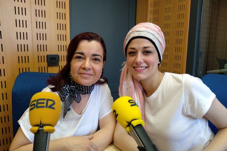 Susana Paniego y Cristina López, en los estudios de Radio Castilla