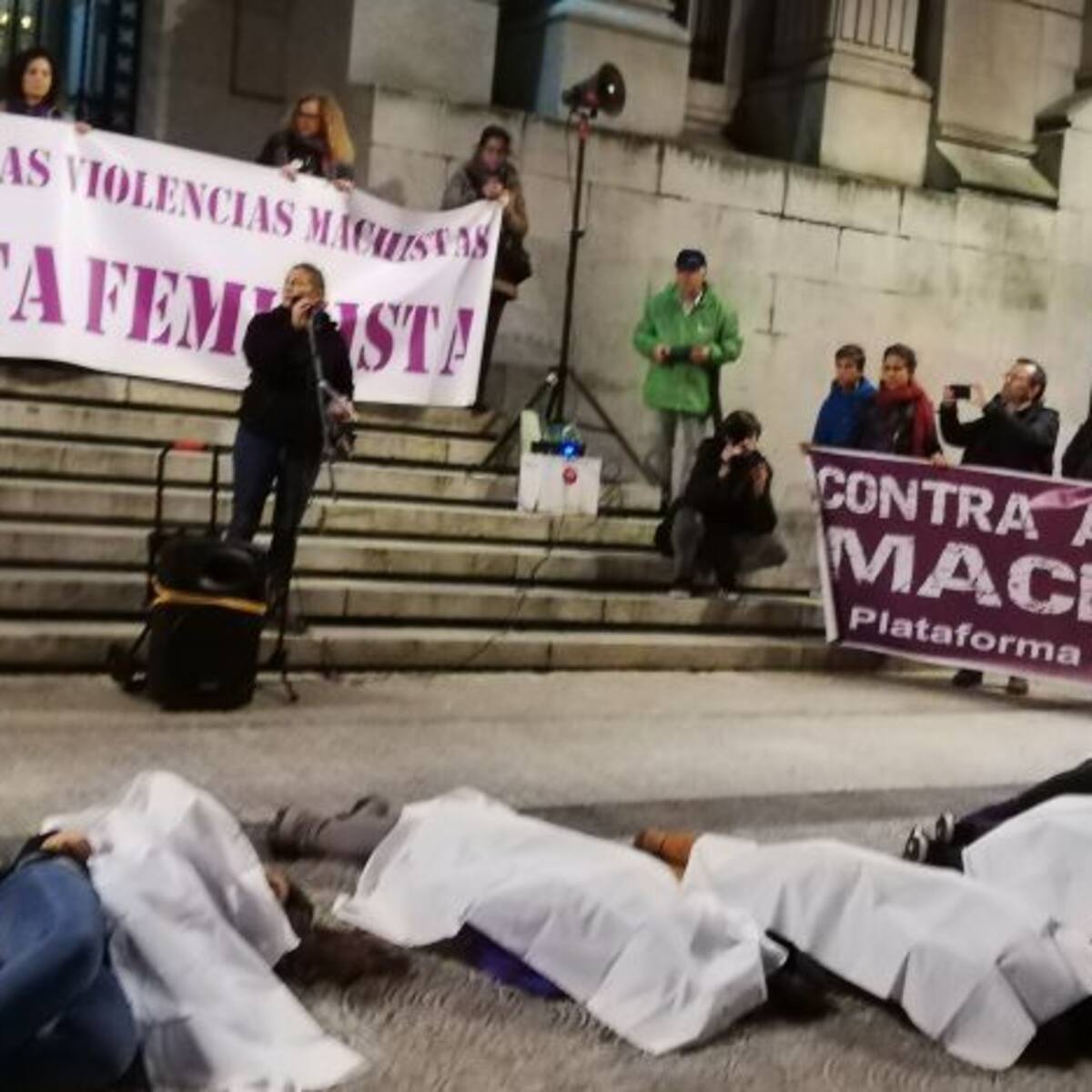 Multitudinaria manifestación en A Coruña contra la violencia machista