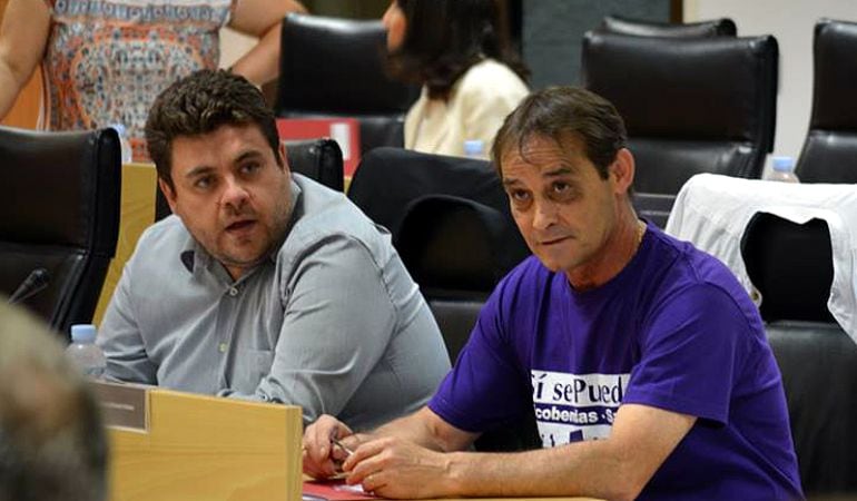 Iván Cardador, portavoz de Sí Se Puede! en Sanse junto con Julián Serrano, el édil desautorizado por Podemos