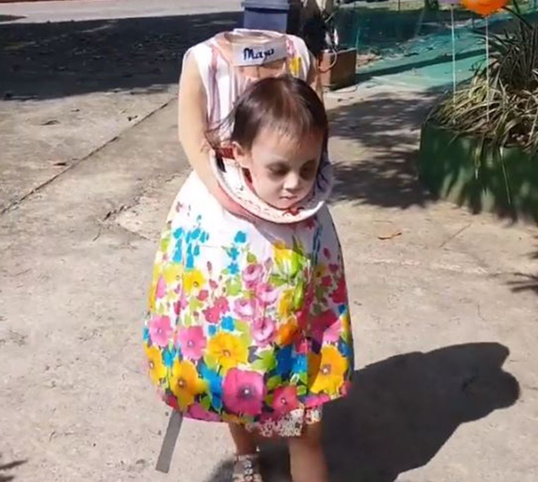 Maya, la niña que se ha hecho viral con su disfraz