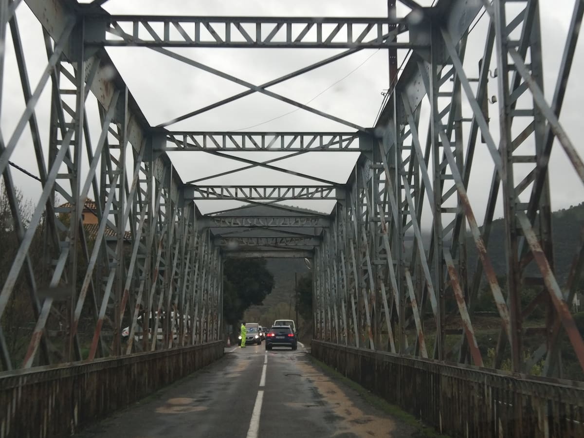 La Galliguera pide construir un nuevo puente sobre el embalse de la Peña