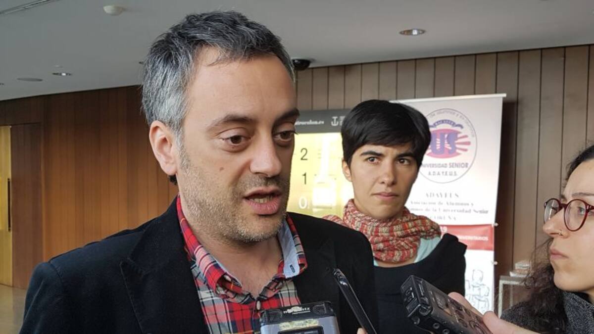 El Concello anuncia un contrato para que cobren los trabajadores de bibliotecas