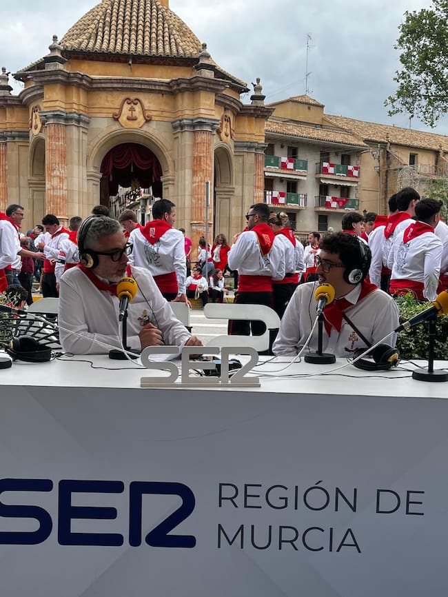 Manuel Pérez Juliana, bordador del manto del caballo de la peña Caballista Júpiter