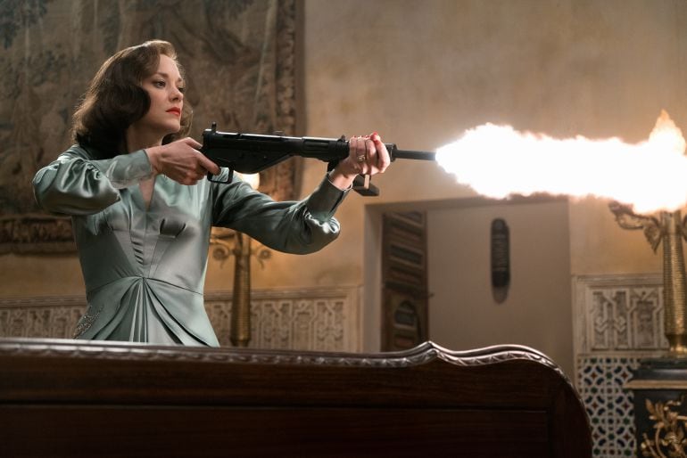 Fotograma de &#039;Aliados&#039; con Marion Cotillard y Brad Pitt