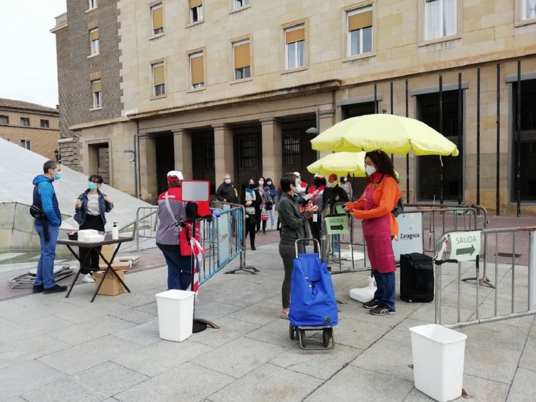 Acceso al mercado agroecológico el pasado fin de semana en la Plaza del Pilar 