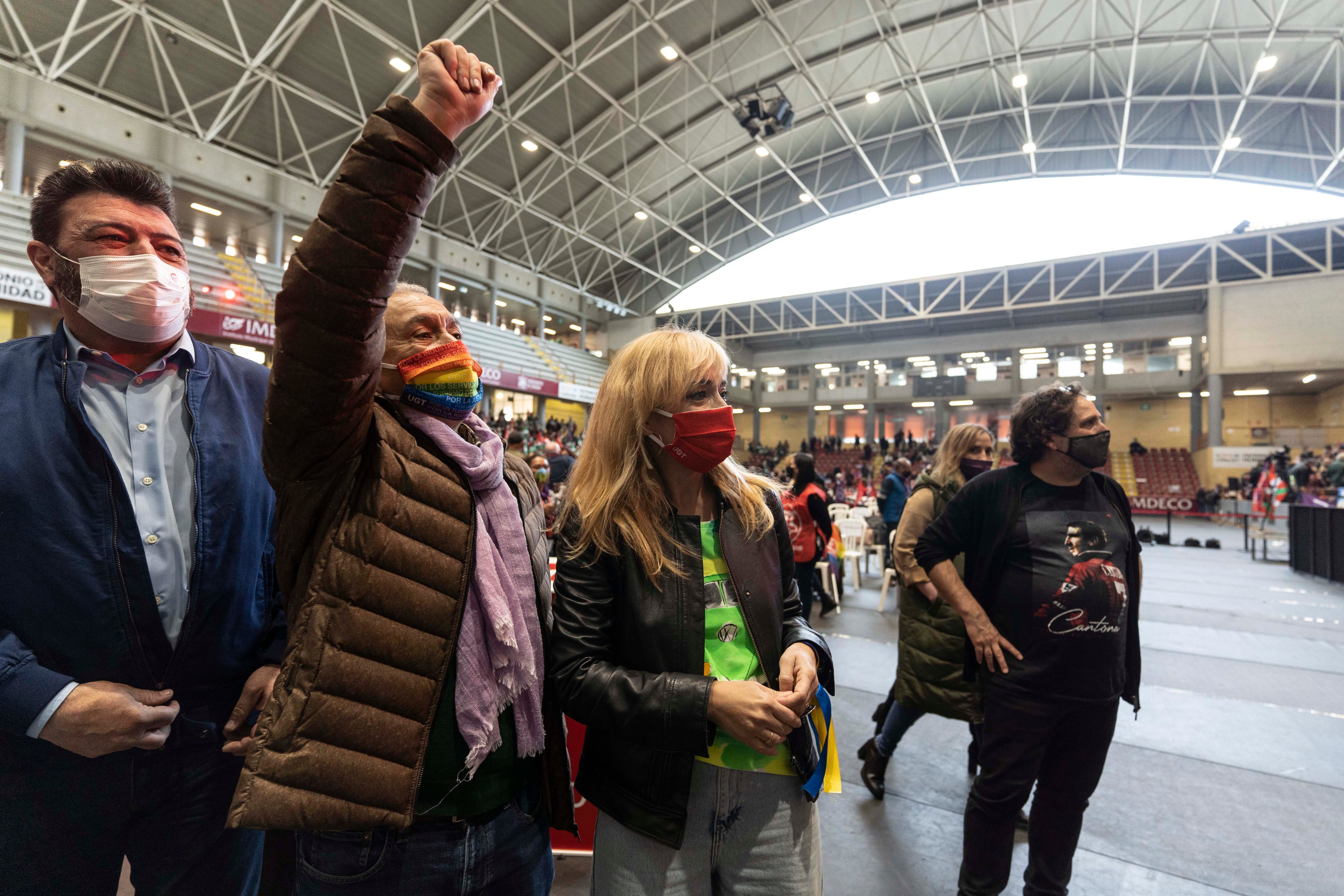 ANDALUCIA/ CÓRDOBA. 06-04-2022. El secretario general de UGT, Pepe Álvarez (c) ; la secretaria general de UGT-Andalucía, Carmen Castilla ( d ) y el secretario general de UGT-Córdoba, Vicente Palomares (i), inaguran la Asamblea Confederal de UGT que se celebra en Córdoba. EFE / Rafa Alcaide