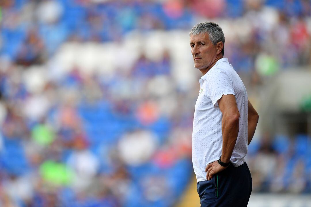 Setién, durante un amistoso ante el Cardiff City.