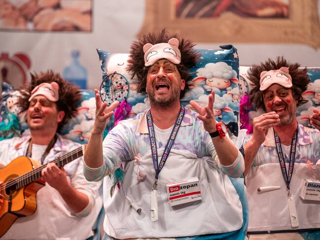 Chirigota: 'Noche de fiesta'. Foto: Ayuntamiento de Cádiz.