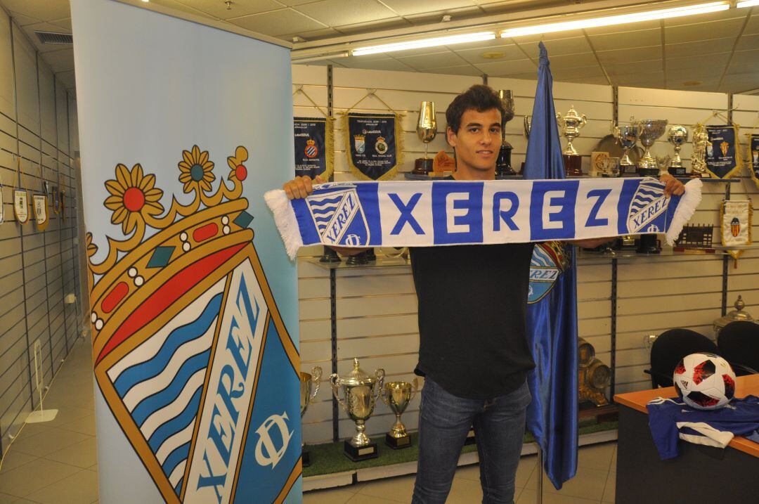 Carlos SanJuan presentado como nuevo jugador del Xerez CD