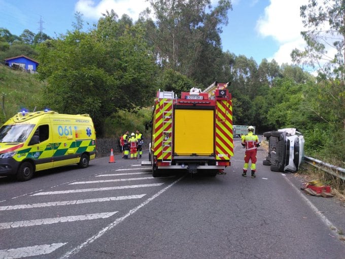 El accidente se produjo en la N-634 camino a Solares, a la altura de Hazas de Cesto.