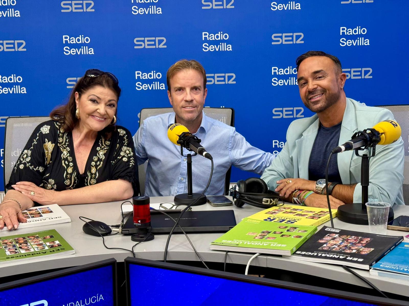 Charo Reina y Luis Rollán con Fernando Pérez Monguió en Ser Andaluces