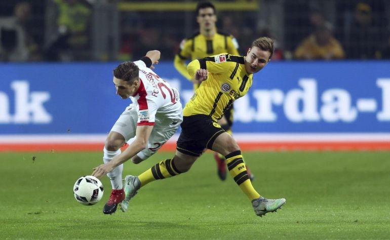 Mario Götze durante el encuentro ante el Augsburg.