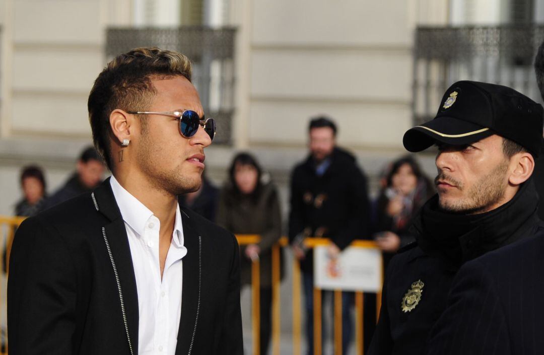 Neymar acudiendo a un juicio contra el FC Barcelona