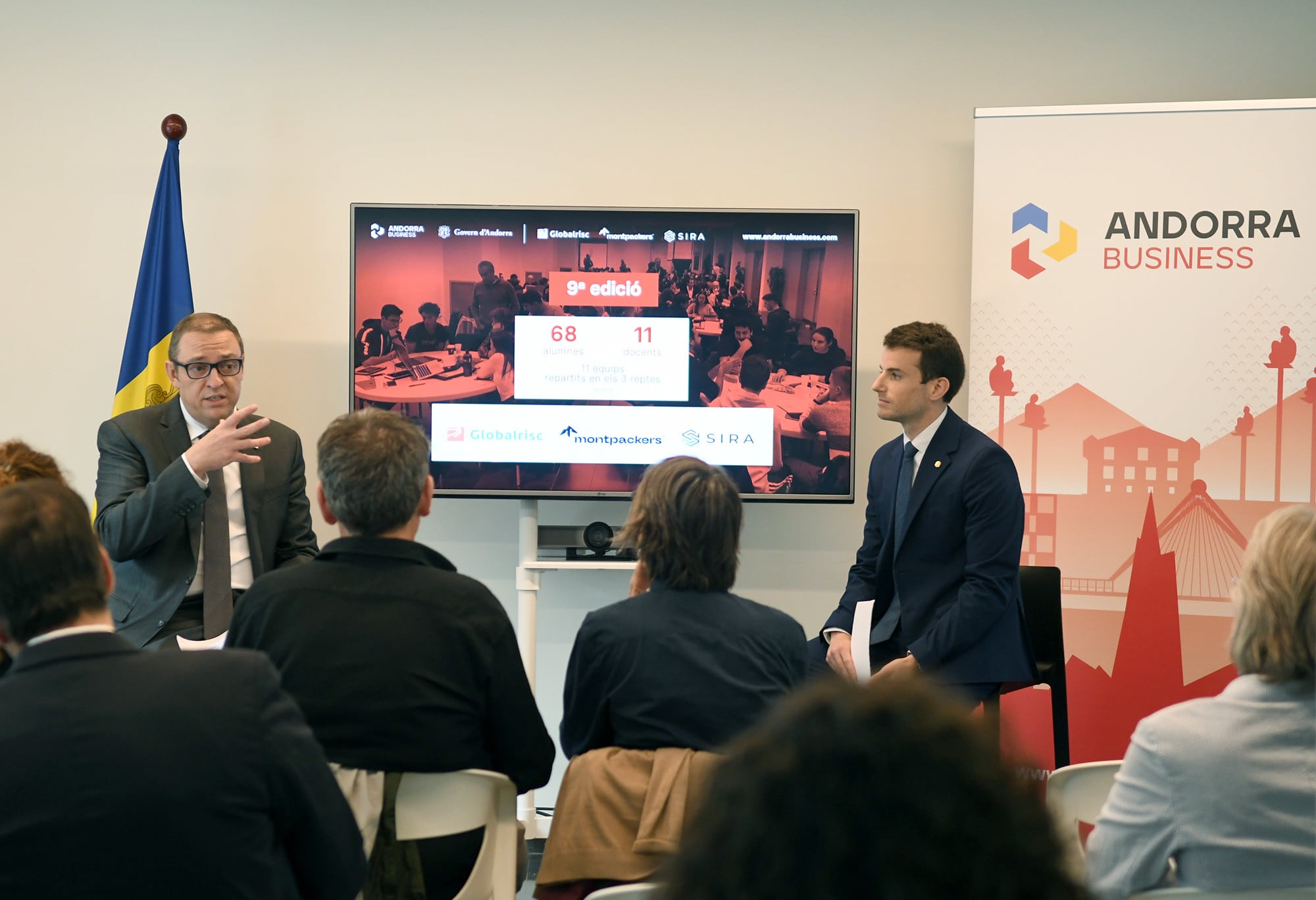 El secretari d’Estat d’Educació i Universitats, Josep Anton Bardina, i el secretari d’Estat d’Empresa, Diversificació Econòmica i Innovació, Marc Saura durant la presentació del Projecte Tàndem per a alumnes d&#039;FP.