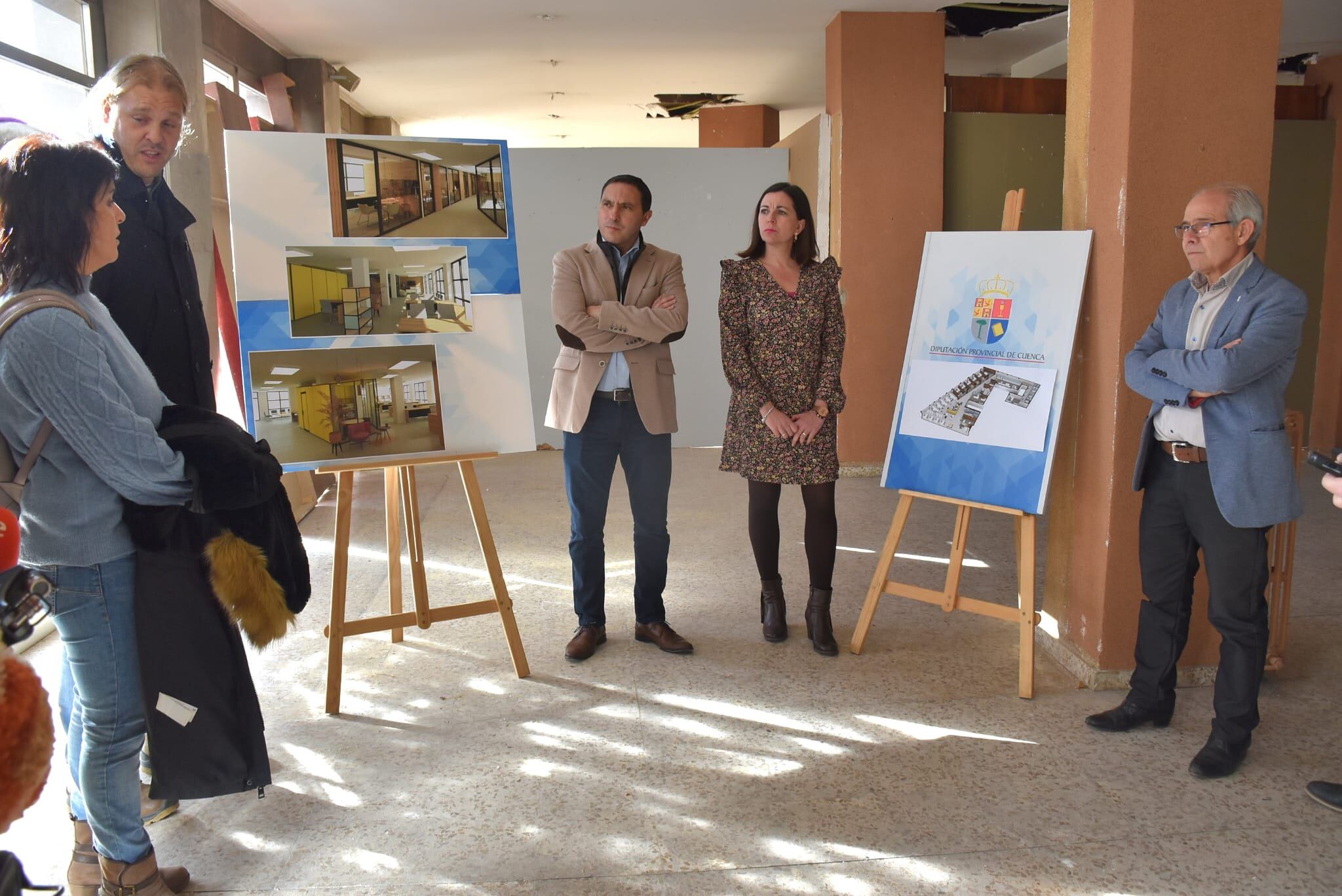 Martínez Chana e Illana (centro) durante la presentación de las obras de remodelación de la futura sede de Recaudación