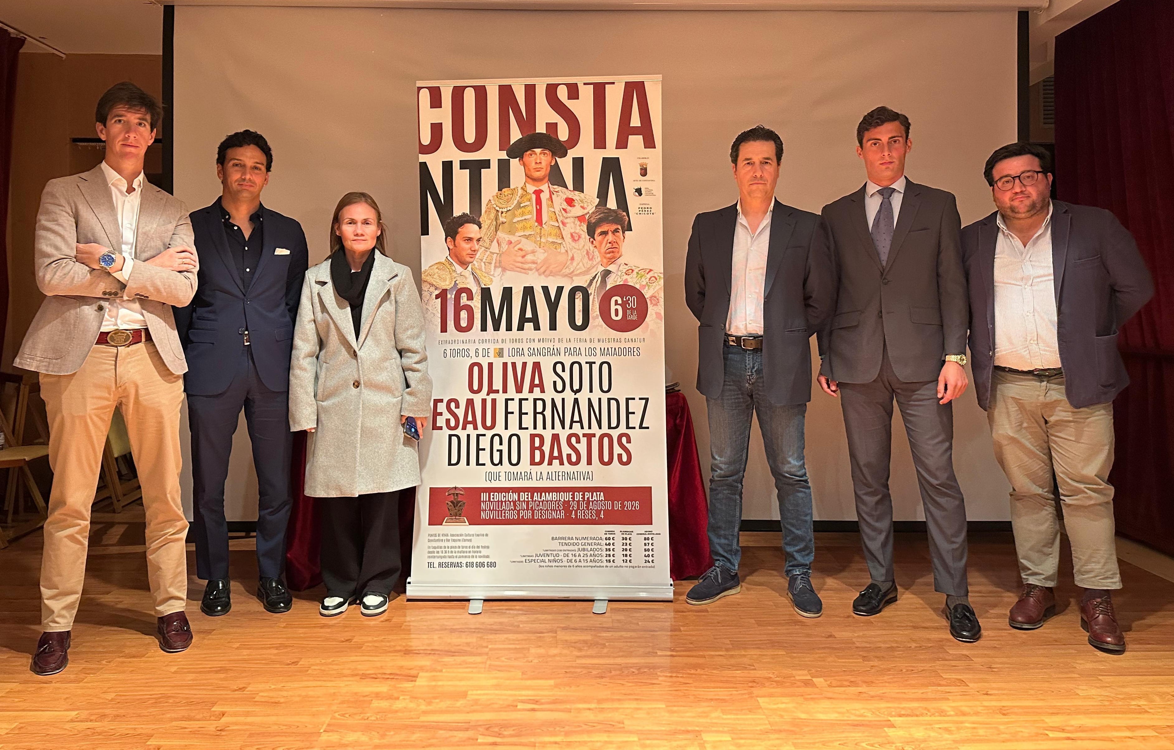 Foto de familia en la presentación del cartel de Constantina
