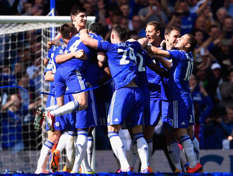 Los jugadores del Chelsea celebran el título de liga