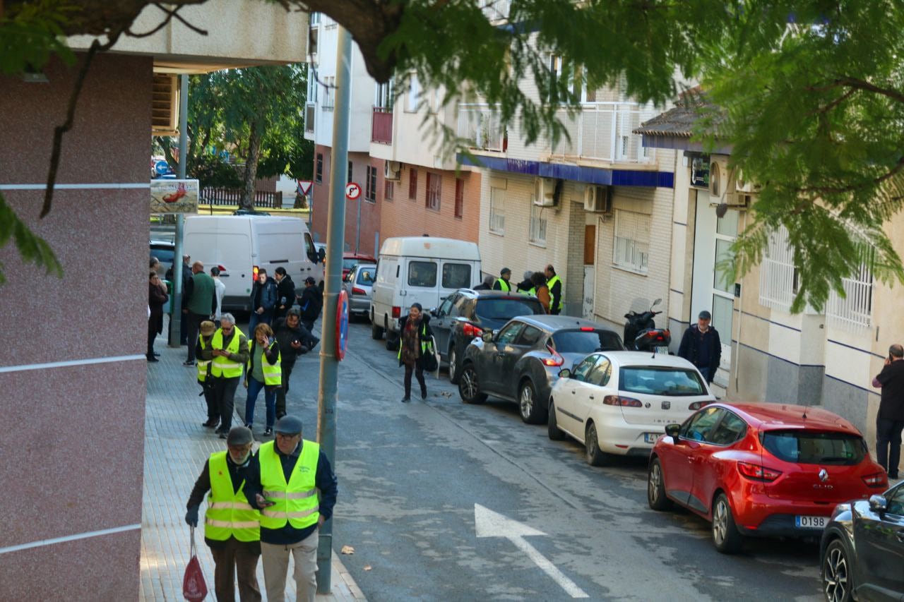 Ambos desahucios han sido suspendidos gracias a la movilización ciudadana que ha evitado que la comisión judicial ejecutase la orden de desalojo.