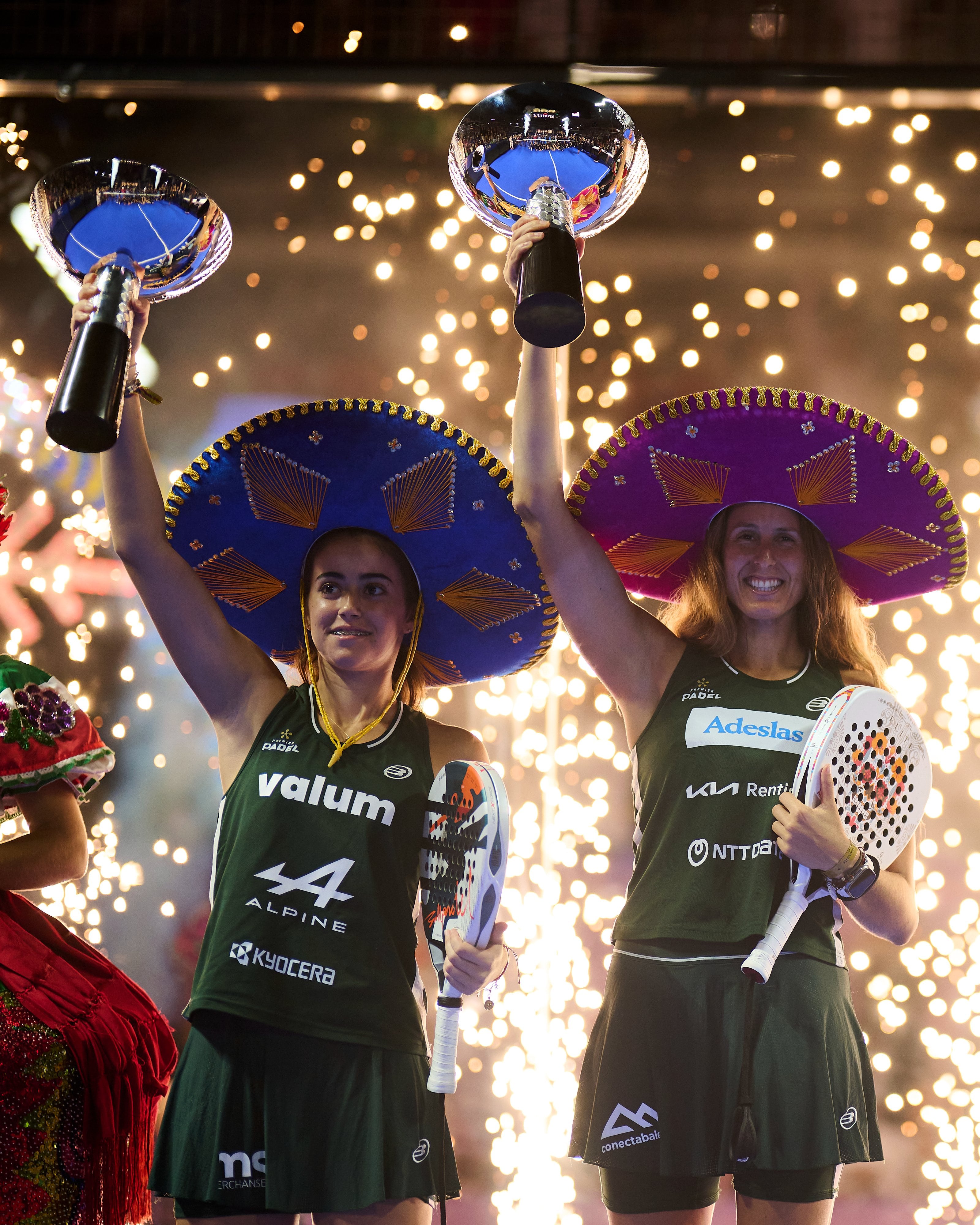 Claudia Fernández i Gemma Triay com a campiones a Acapulco.