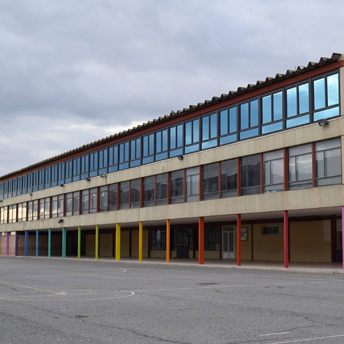 Dominicas recoge material escolar para Valencia