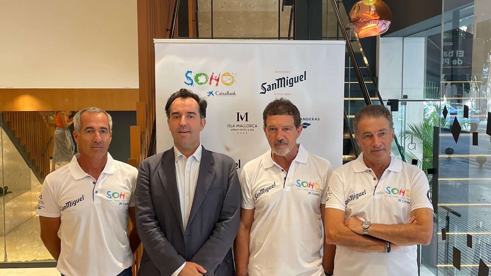 Presentación del equipo de regatas Teatro del Soho San Miguel.