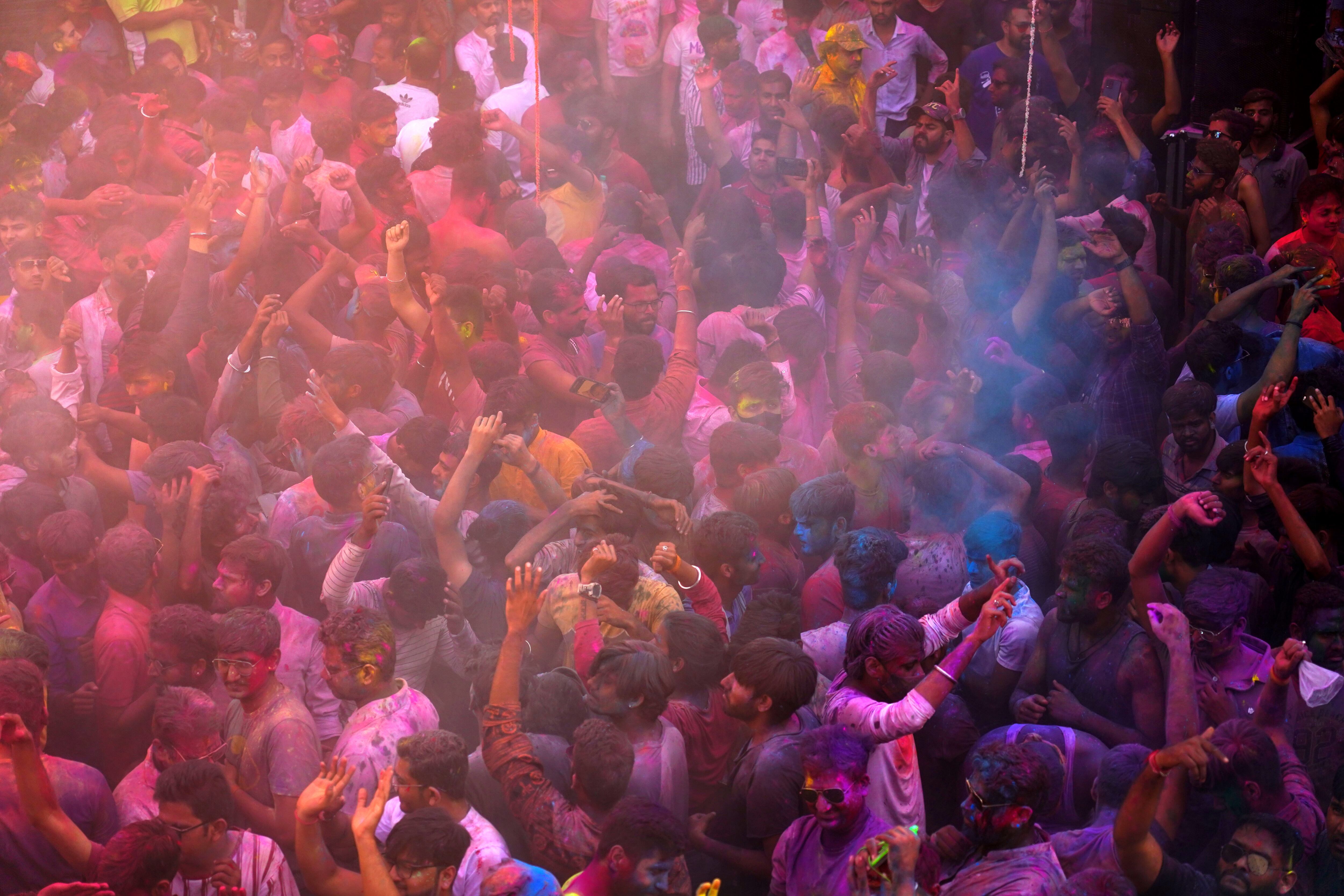 Colorido en una fiesta holi