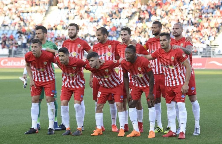 Este Almería necesita un lavado de cara.