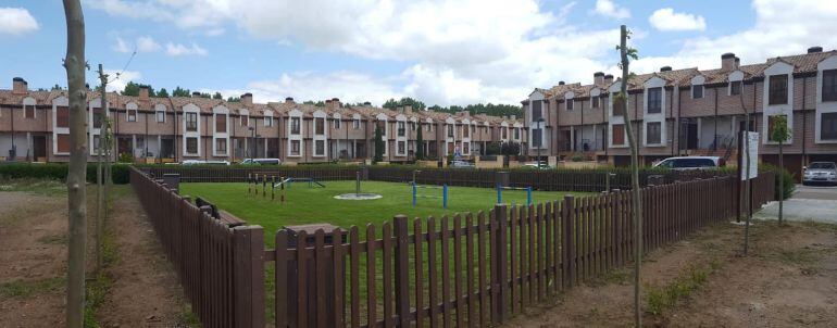 Parque de esparcimiento canino en Villamuriel de Cerrato, Palencia