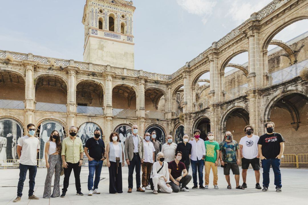 Foto de familia del acto celebrado este lunes en el Monasterio de San Jerónimo