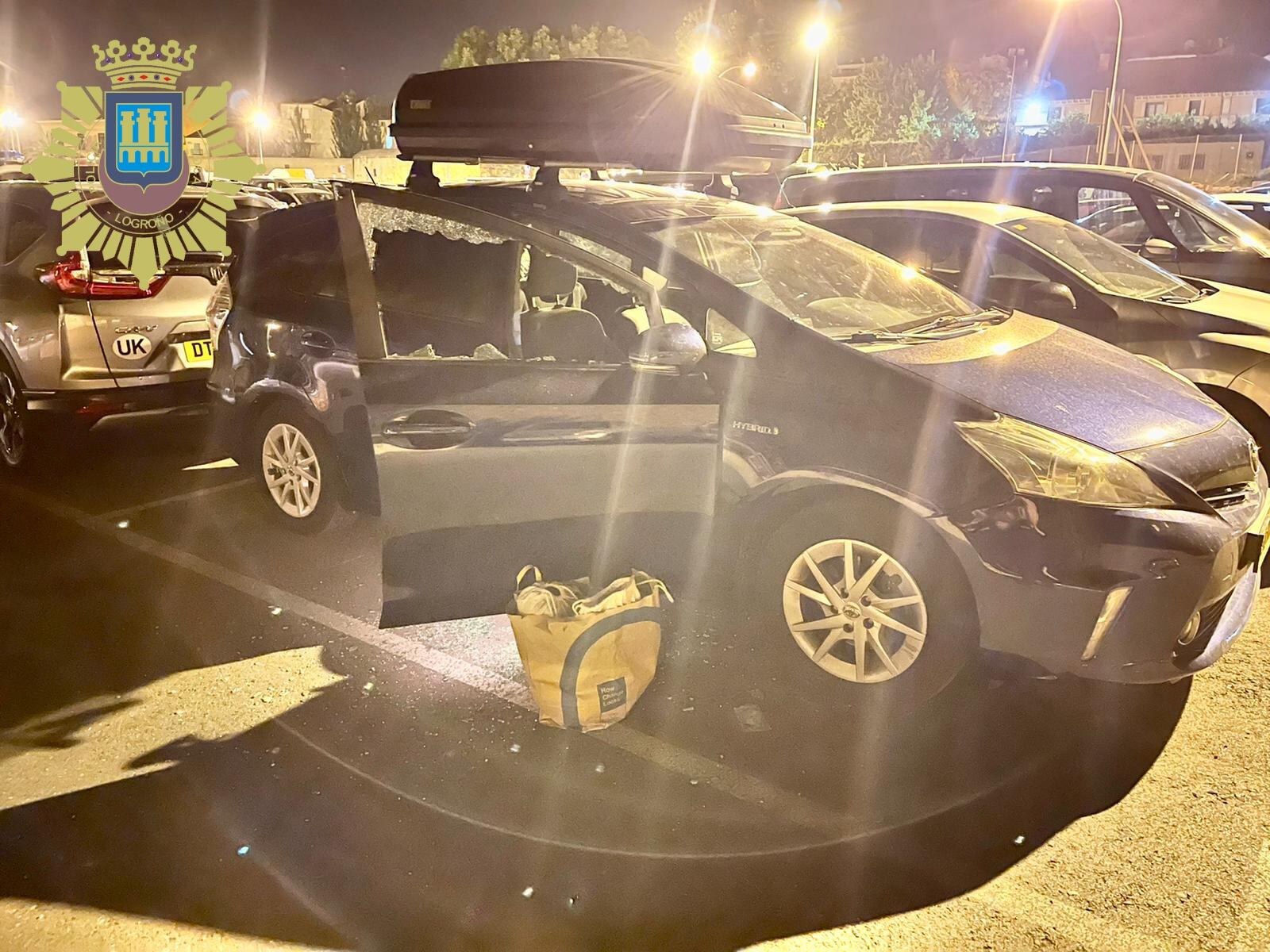 Estado de uno de los coches estacionados en El Revellín