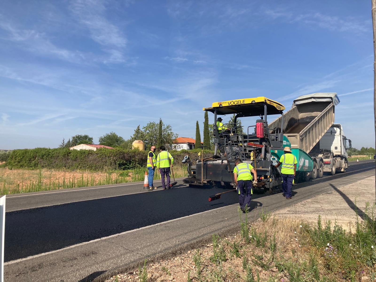 Imagen de archivo de unos trabajos de asfaltado en una carretera