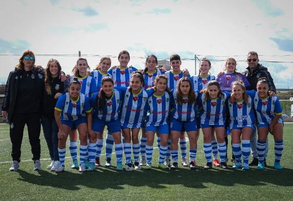 Imagen de la plantilla de la Arandina 22-23 durante uno de los partidos en los anexos del Juan Carlos Higuero