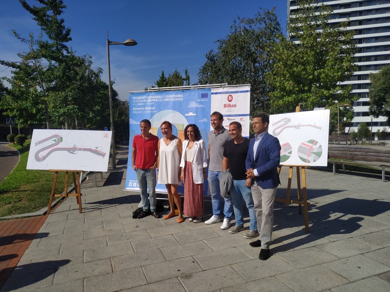 La concejala de Movilidad y Sostenibilidad, Nora Abete, en la presentación del proyecto en la plaza Músico Guridi.