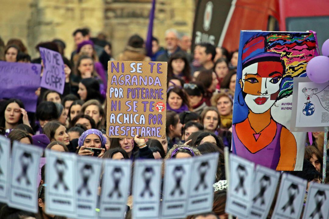 Una marcha celebrada en Oviedo con motivo del 8M en 2019.