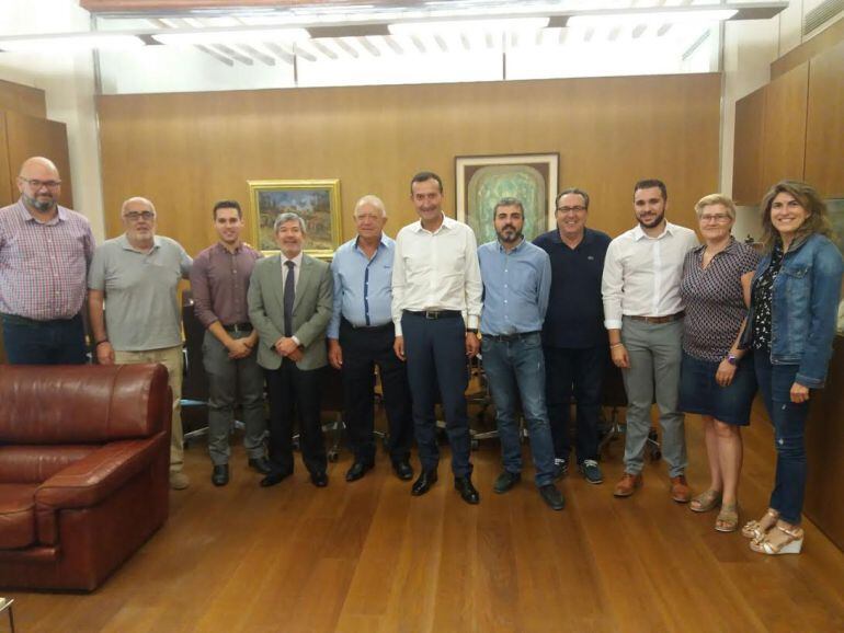 El alcalde ha recibido al Consejo Rector de la Junta Mayor de Semana Santa