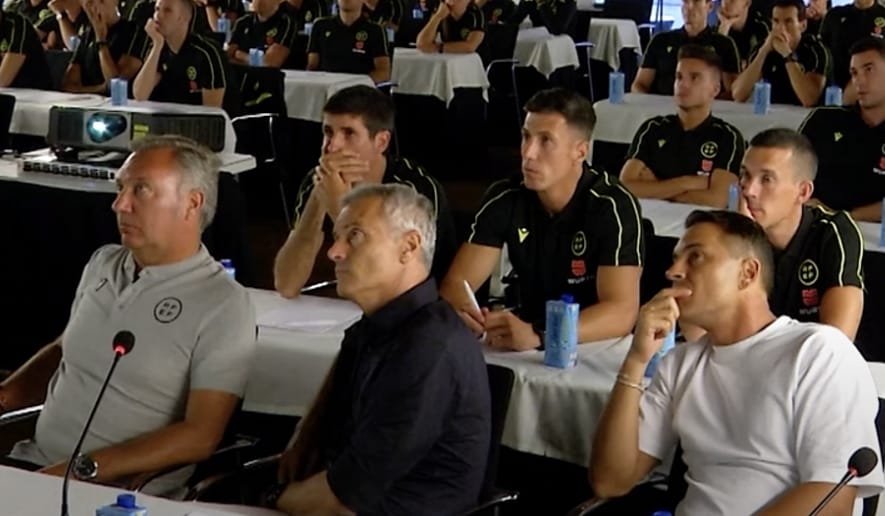 Invitado por la Real Federación Española de Fútbol (RFEF) para visitar a los árbitros de Primera y asistentes de Primera División en plena pretemporada.