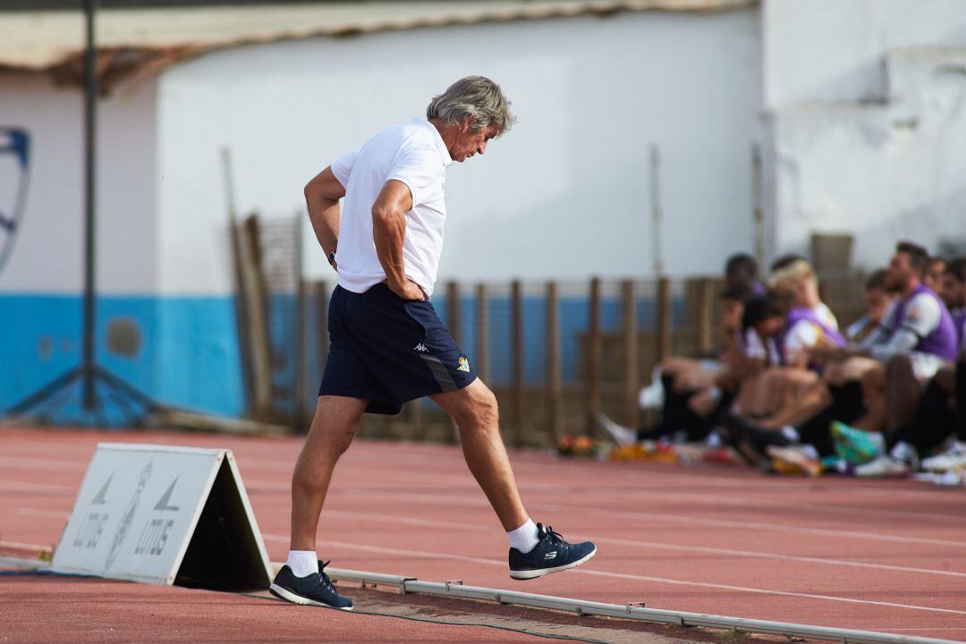 Manuel Pellegrini, entrenador del Betis, durante uno de los partidos amistosos de su equipo en esta pretemporada. 