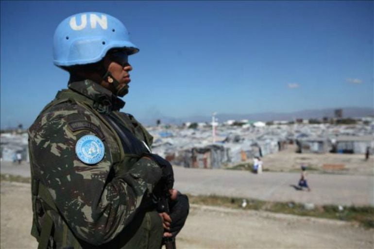 Imagen de archivo de un casco azul de la ONU.