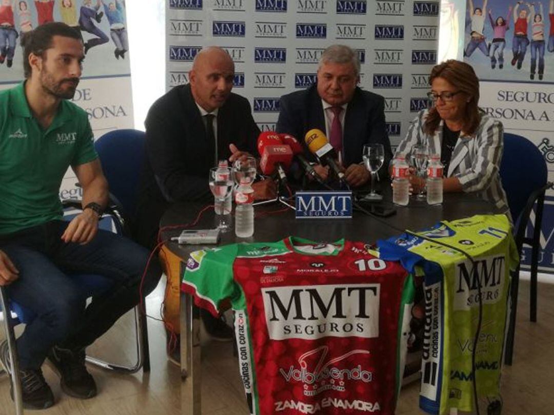 Presentación del patrocinio de MMT con el BM Zamora el pasado año 2018