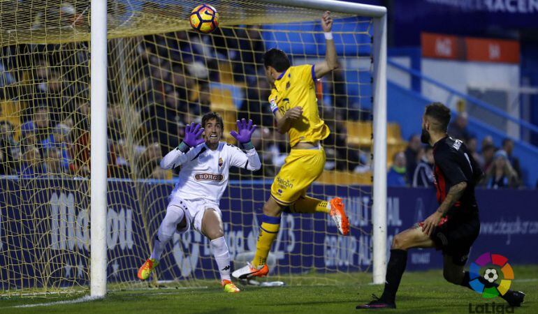 Oscasió de l'Alcorcón a la primera part contra el Reus.