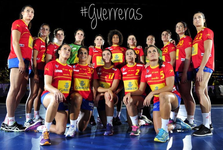 03/12/14 La Selección Femenina de Balonmano,  Guerreras  lanza hoy su nuevo spot promocional, con motivo de la celebración del Campeonato de Europa 2014 que el domingo arrancará en Croacia y Hungría, primera cita en la que estará en juego una plaza para l