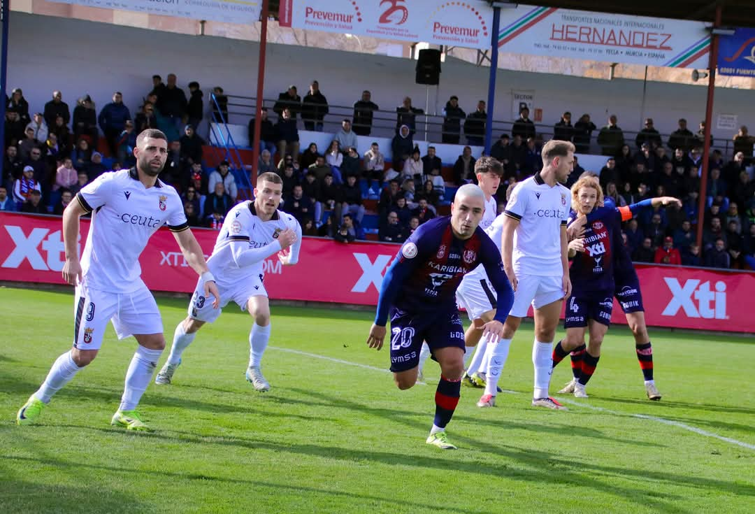 Jesús Carrillo en su debut con el Yeclano en Primera Federación