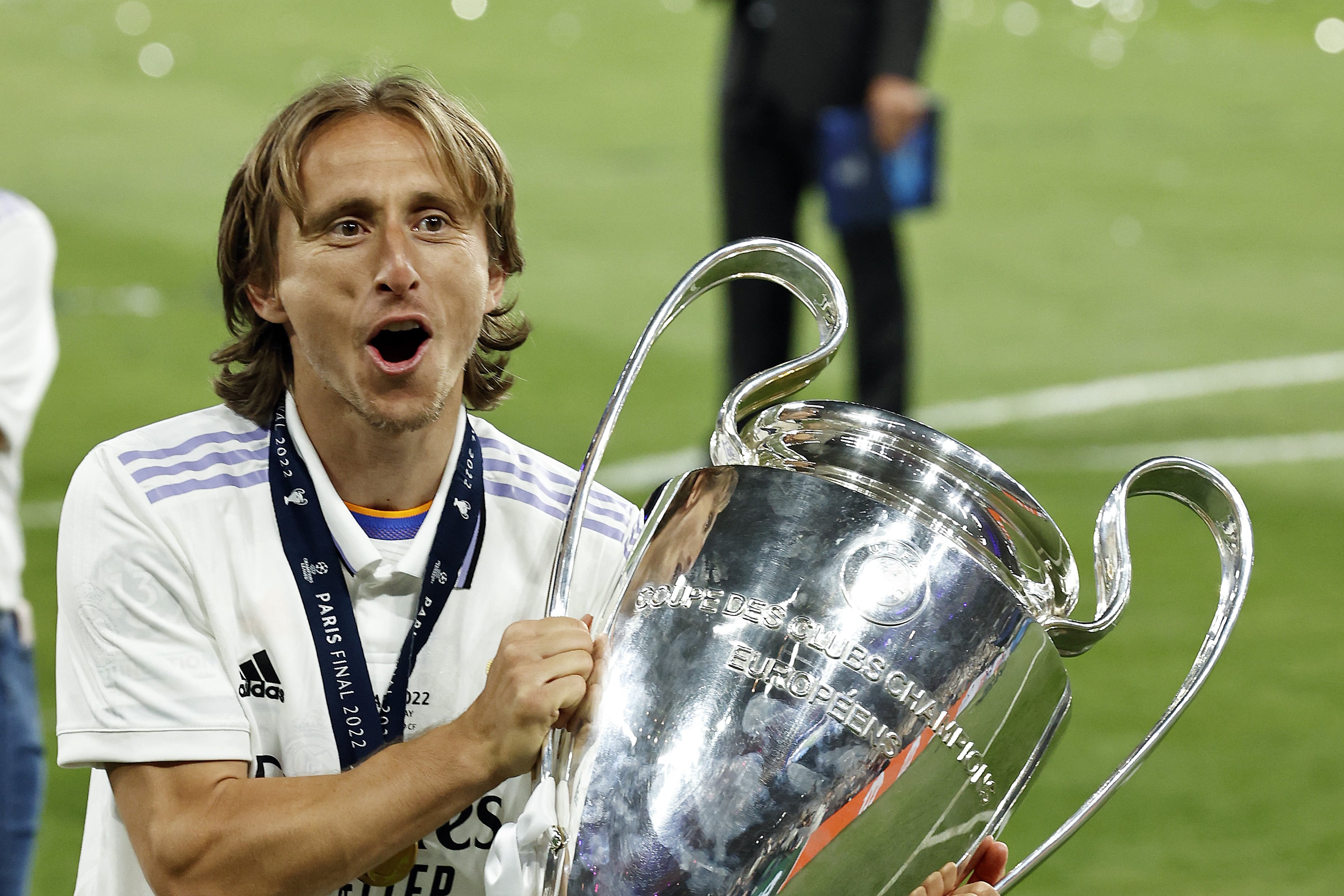 Luka Modric levanta la Champions League