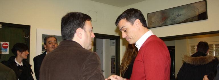 Valentín González Formoso y Pedro Sánchez en Radio Coruña. Foto de archivo