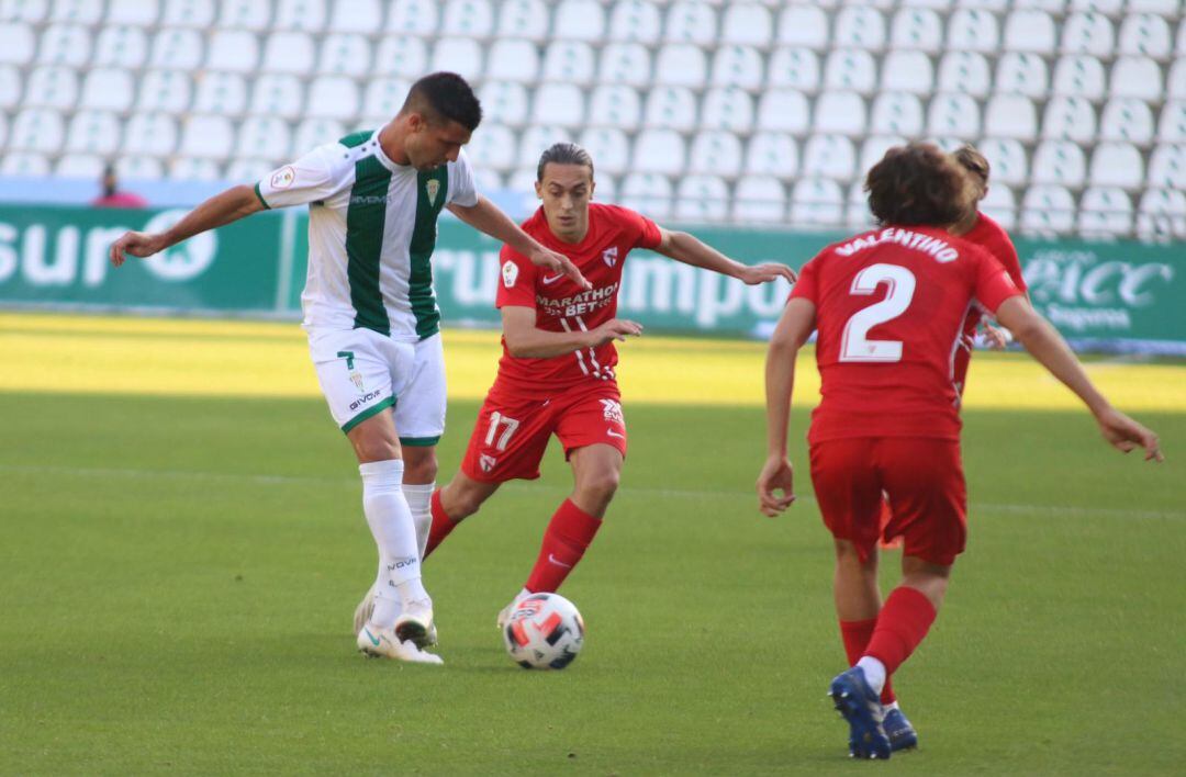 Momento de partido esta temporada entre Córdoba CF y el Sevilla Atlético. 