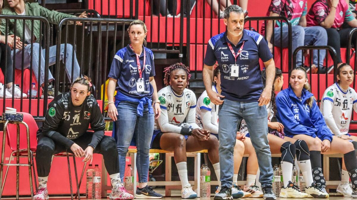 José Miguel Cantos, técnico del Elda Prestigio, repasa el momento del equipo antes del play down