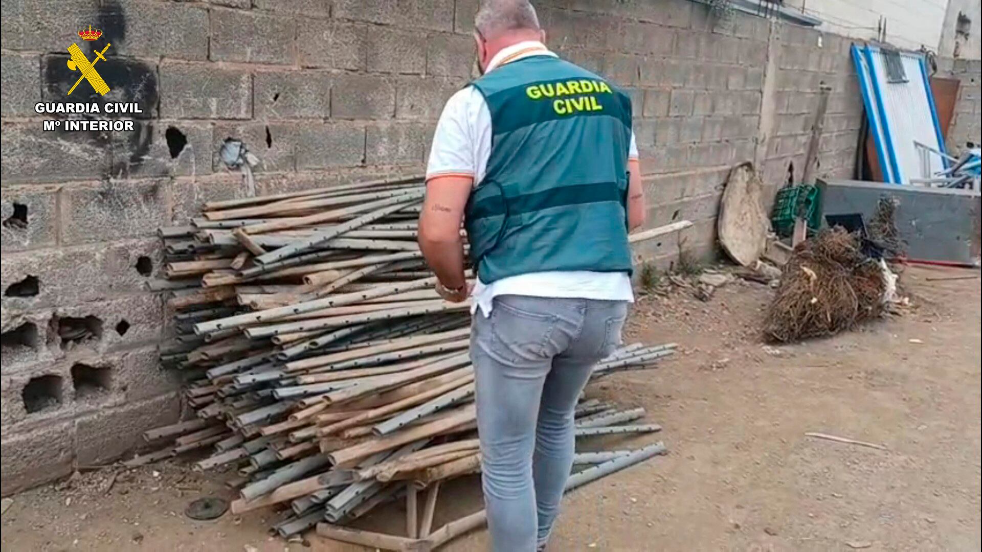 La Guardia Civil recupera 480 postes de espaldera de viñedos que fueron robados en fincas de Aldeanueva de Ebro y Alfaro