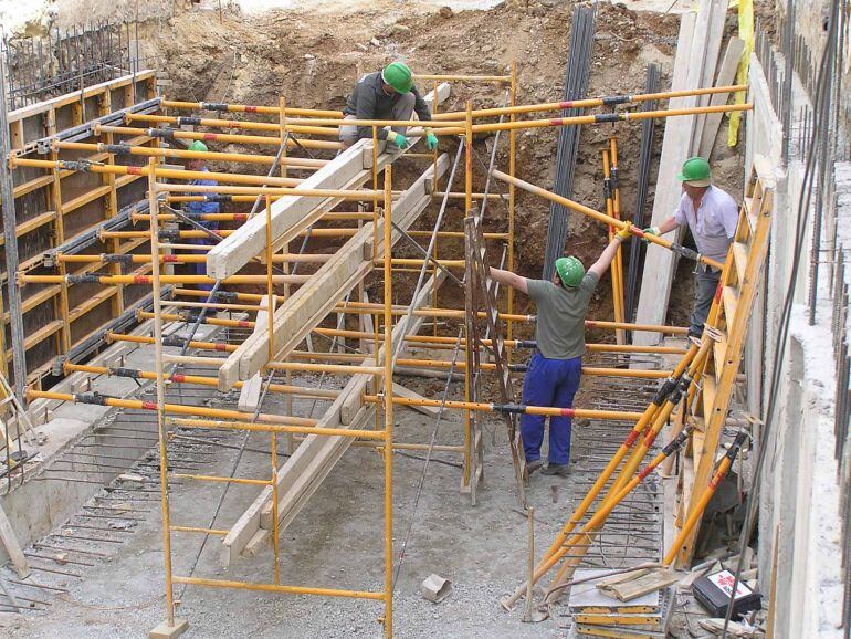 Trabajadores de la construcción (Archivo)