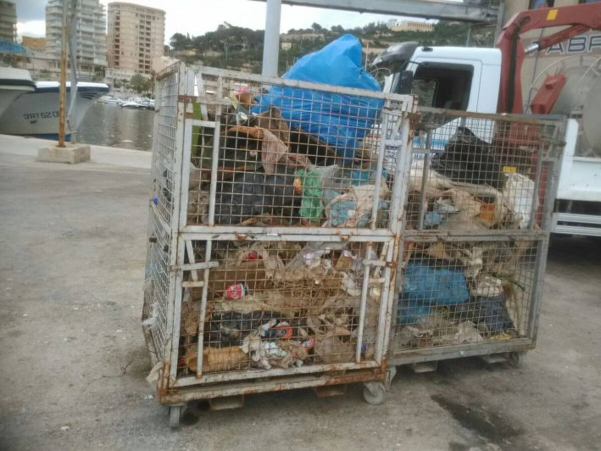 ROPA PESCADA EN EL MAR